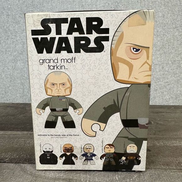 Star Wars Mighty Muggs Grand Moff Tarkin Series 6 NEW SEALED - Picture 2 of 2